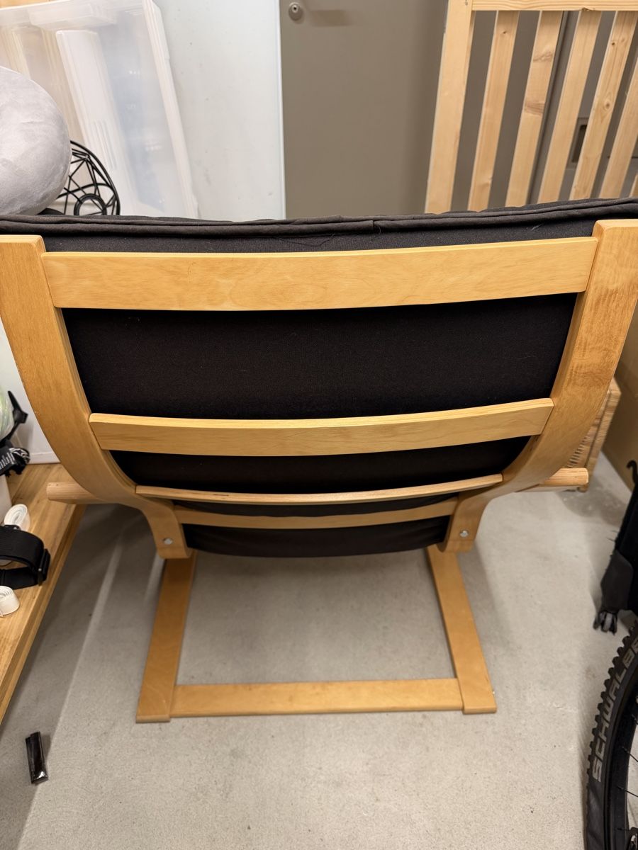 Ikea Poltrone: IKEA Sessel POÄNG mit schwarzem Bezug – Usato da Genève venduto da jnz_c2z6 1