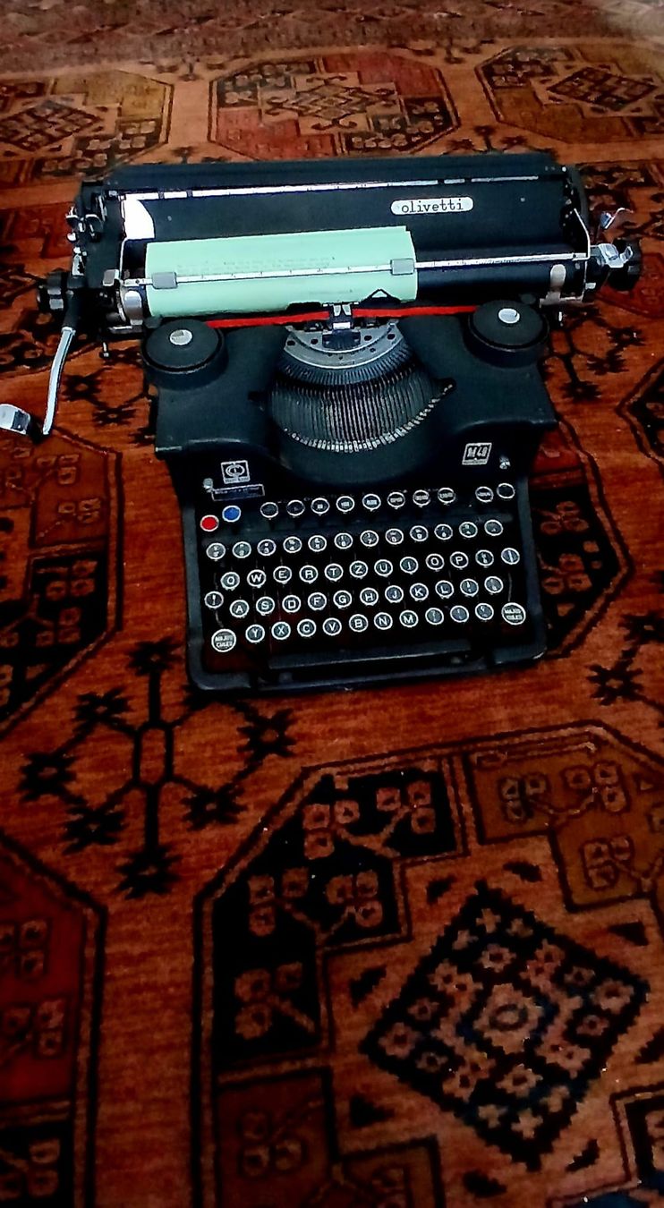 Olivetti Machines à écrire: Machine à écrire Olivetti – D'occasion à Cornaux NE par sam_dy77 1