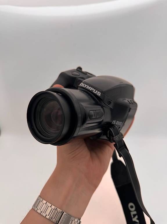 Olympus Fotocamera: Olympus IS-1000 Point and Shoot – Usato da Basel venduto da MeSellstuf