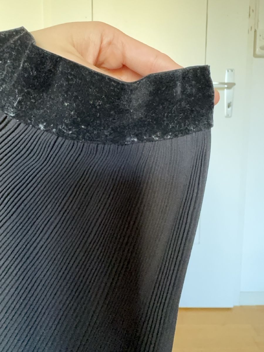 Zara Pantaloni: Zara Plissee Hose - Grösse S – Usato da Lauwil venduto da nina-lara 2