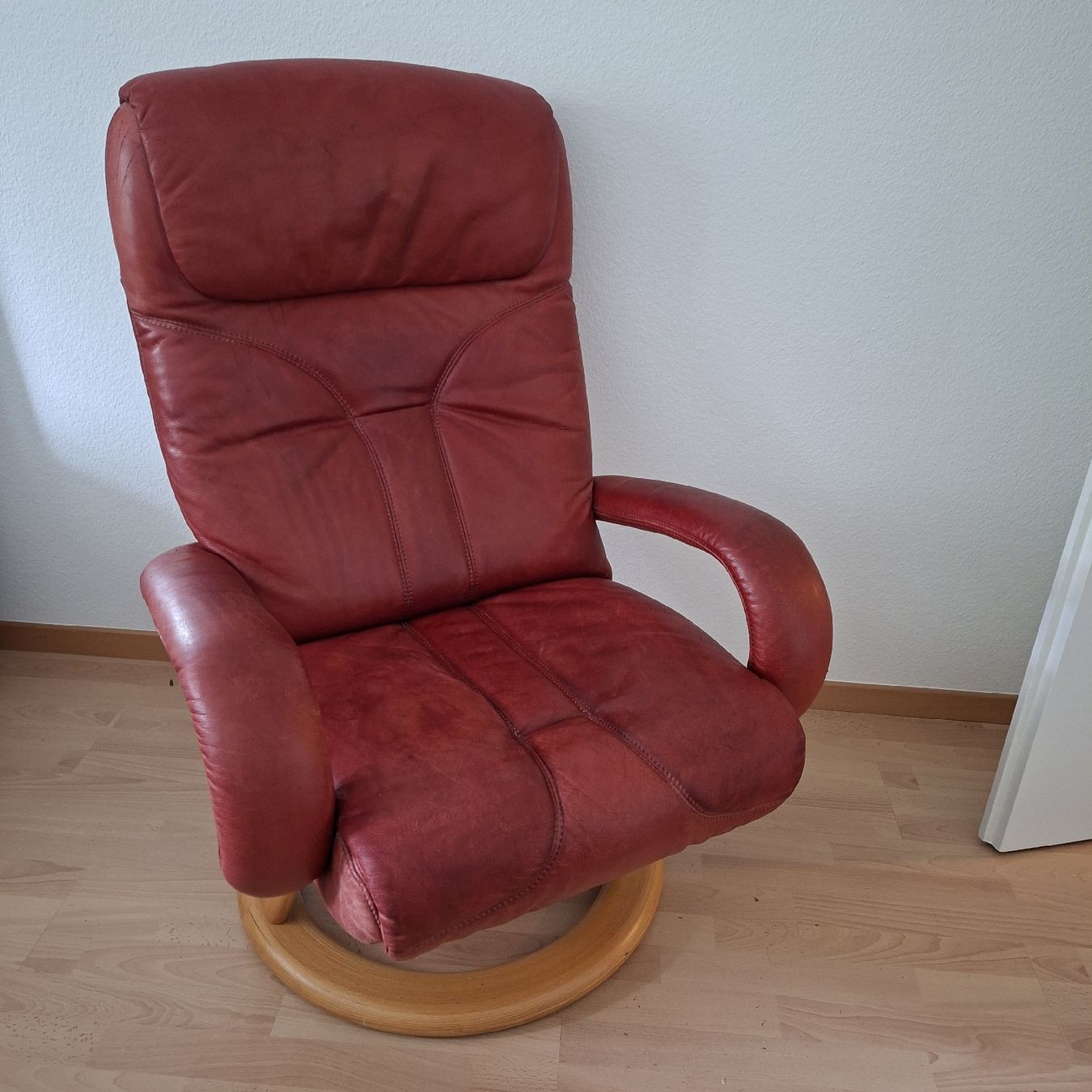 Poltrone: gemütlicher Leder Sessel – Usato da Trimbach venduto da ja.ka 1