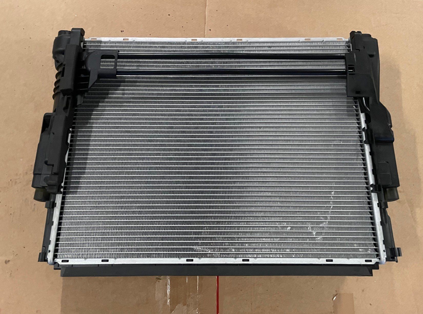 BMW Tutti pezzi di ricambio auto: BMW série 3 E46 radiateur – Nuovo (secondo la descrizione) da Satigny venduto da rfo59 4