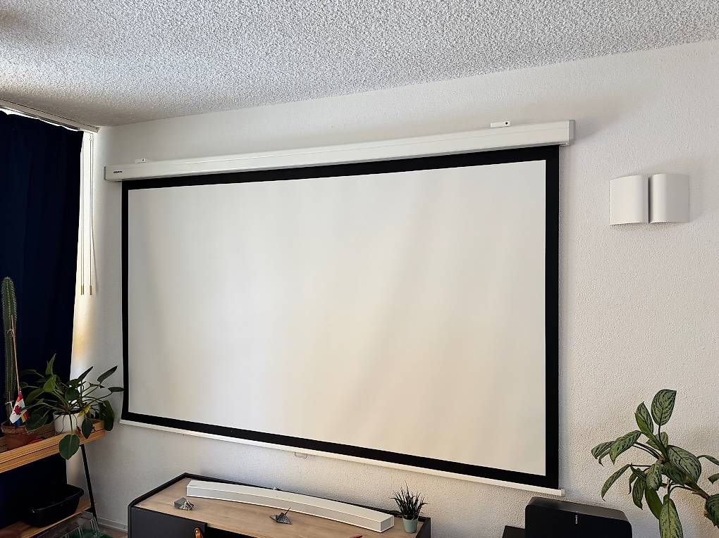 Heimkino: Leinwand – Gebraucht aus Baden von ovo-ovo
