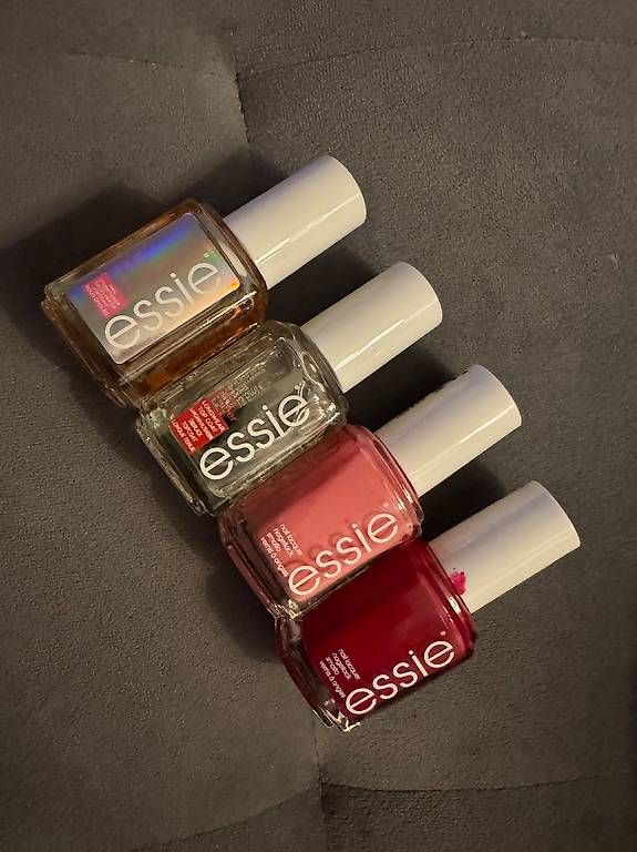 Smalto per unghie: 8x Essie Nagellack – Usato da Pfäffikon SZ venduto da Melanie335 2