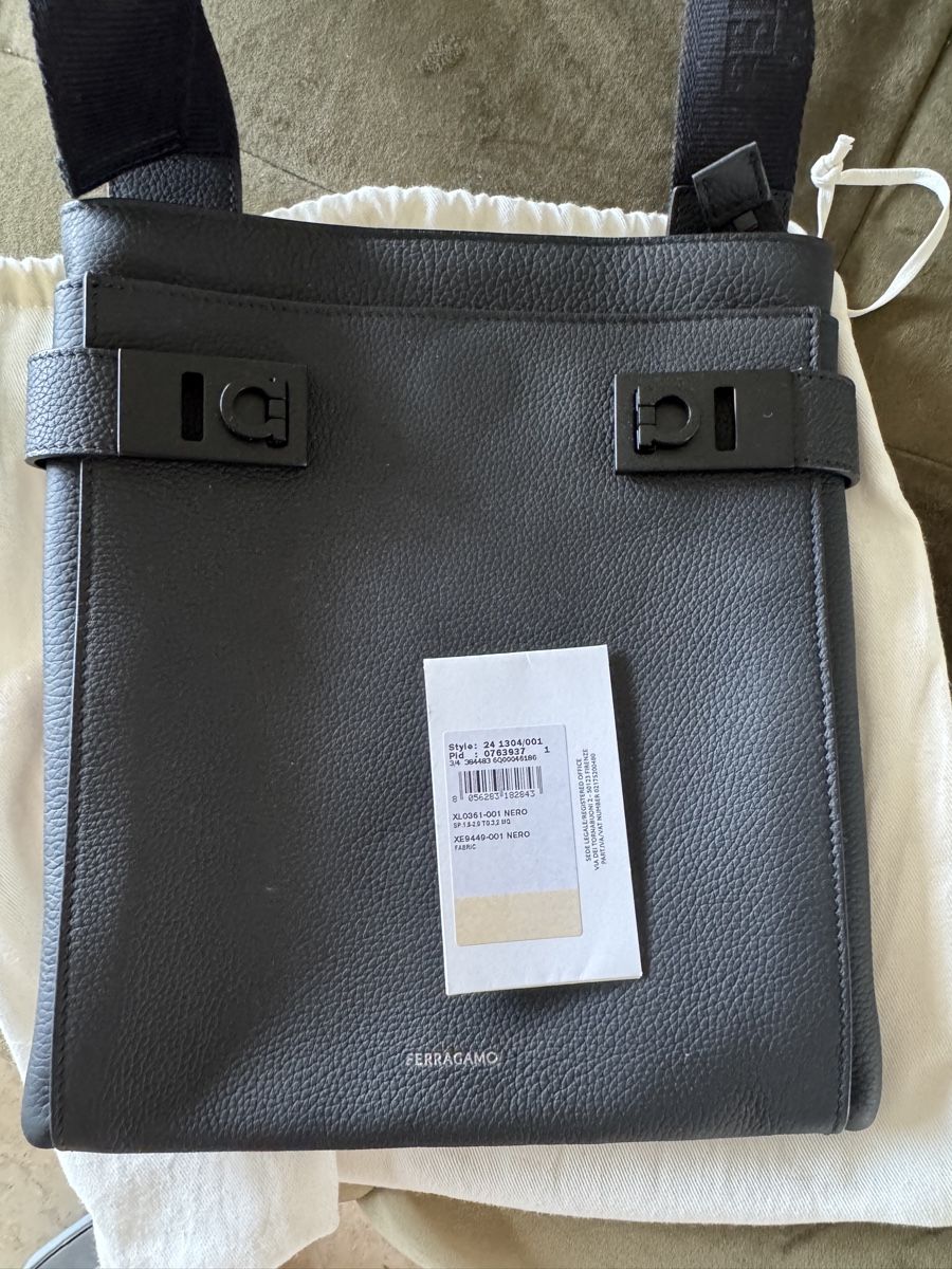 Salvatore Ferragamo Borse: Ferragamo Messenger Bag - Brand new  – Nuovo e nell'imballaggio originale da Zürich venduto da mrd_zn9f 2
