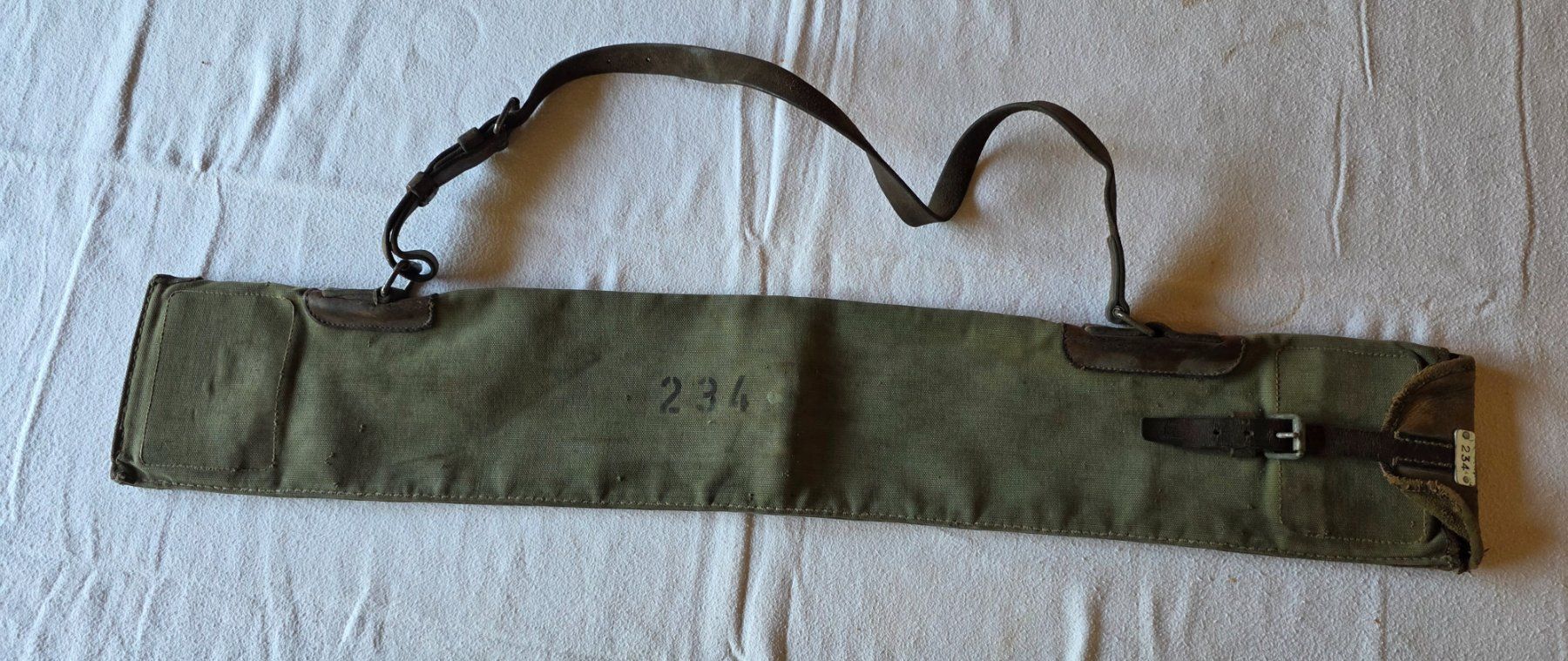 Armée suisse Sacs: Gewehrfutteral Stoff mit Leder / Gewehrtasche Nr. 234 – D'occasion à Obermumpf par oiskypoisky