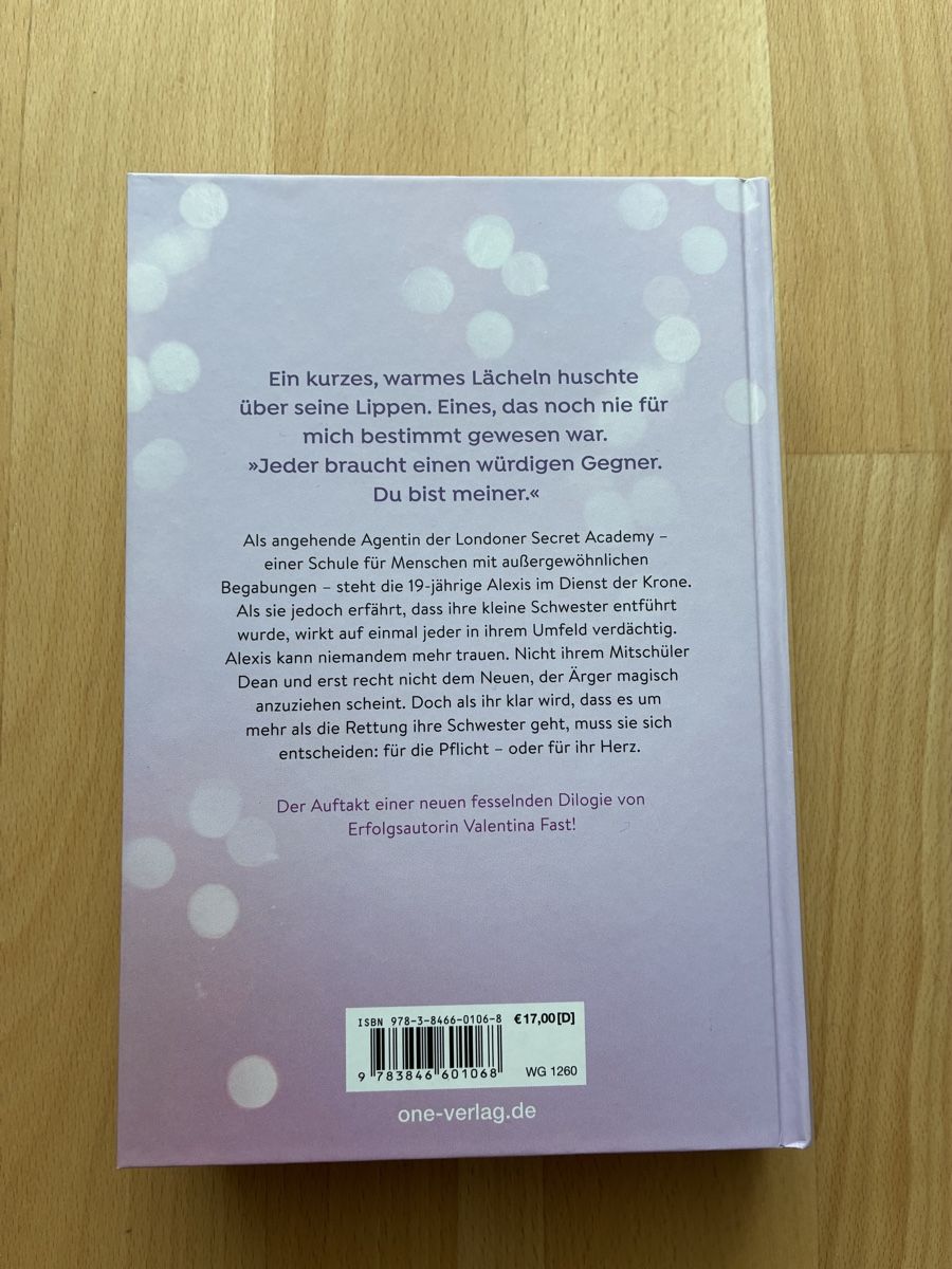 Libri: Secret Academy von Valentina Fast – Nuovo (secondo la descrizione) da Zwingen venduto da lar_m9ng 1
