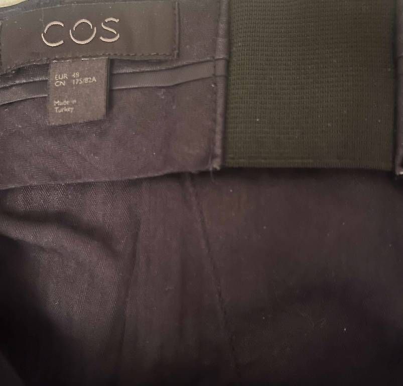Pantaloni: COS Stoffhose navy blue  Gr. 48 – Usato da Zürich venduto da ncolucci 1