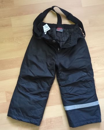 Schneehose Latzhose schwarz Grösse 98/104 neu