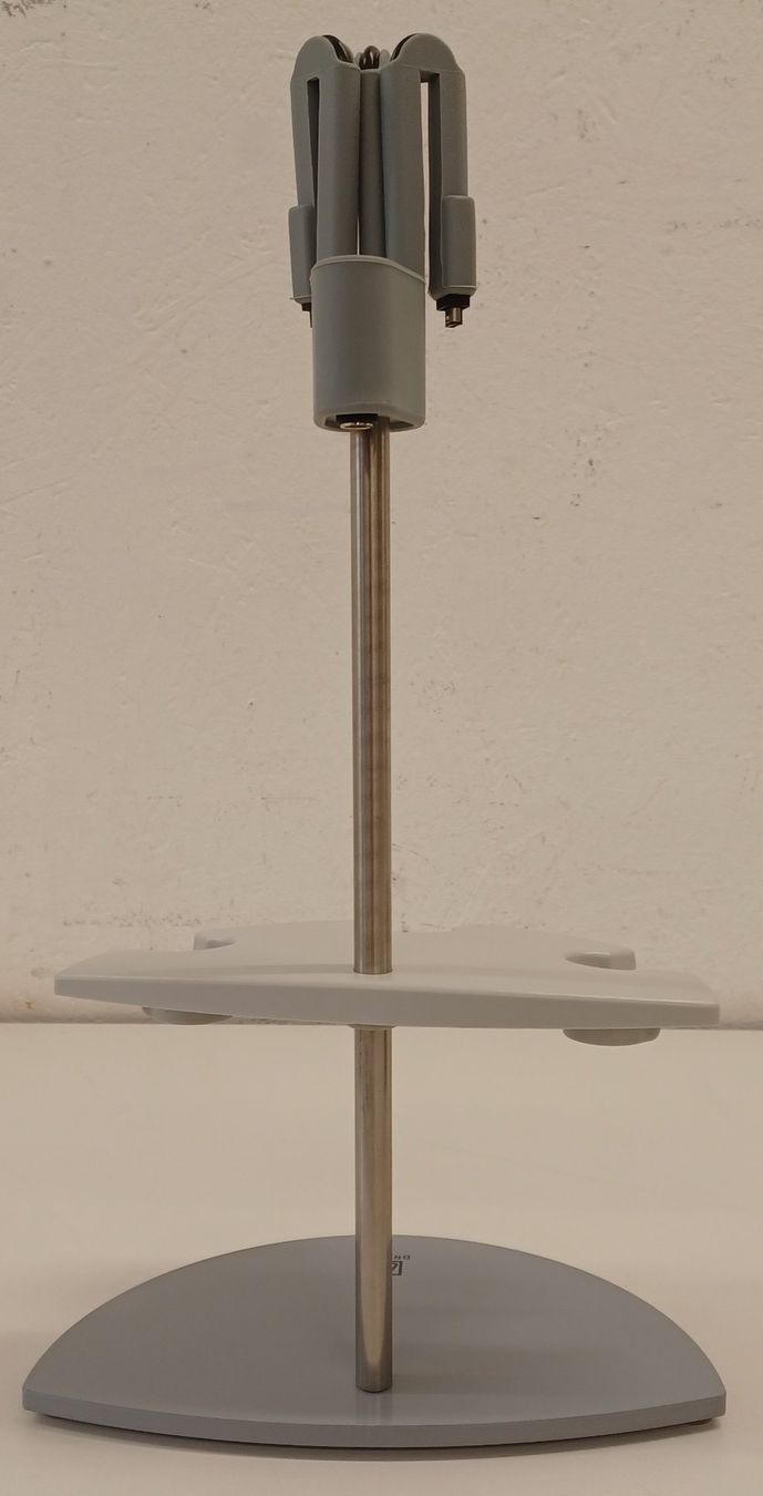 Accessori da laboratorio: Brand Stand for 3 Transferpette electronic – Usato da Niederdorf venduto da LeptonAG_Labor 5