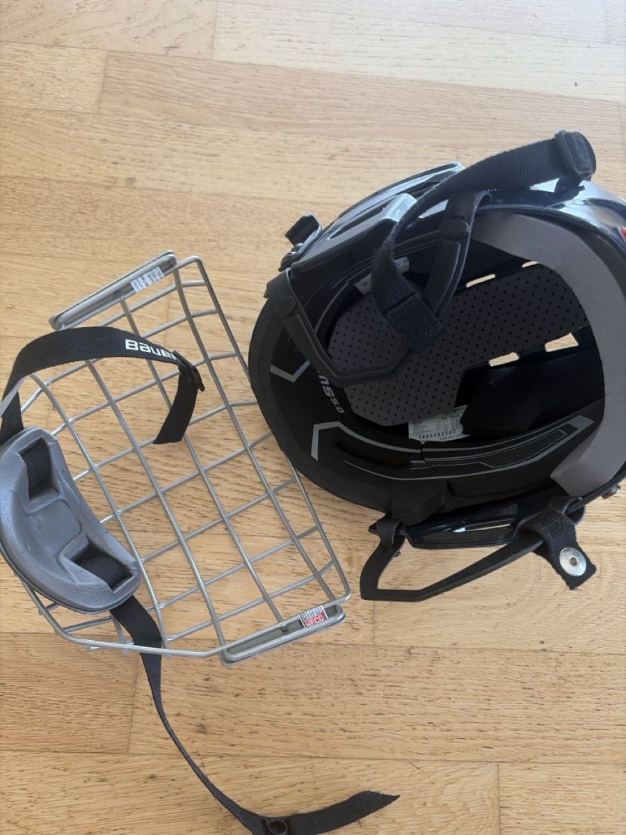 Bauer Helme: Bauer Eishockey Helm mit Gitter schwarz Grösse M – Gebraucht aus Zürich von ruzah 1