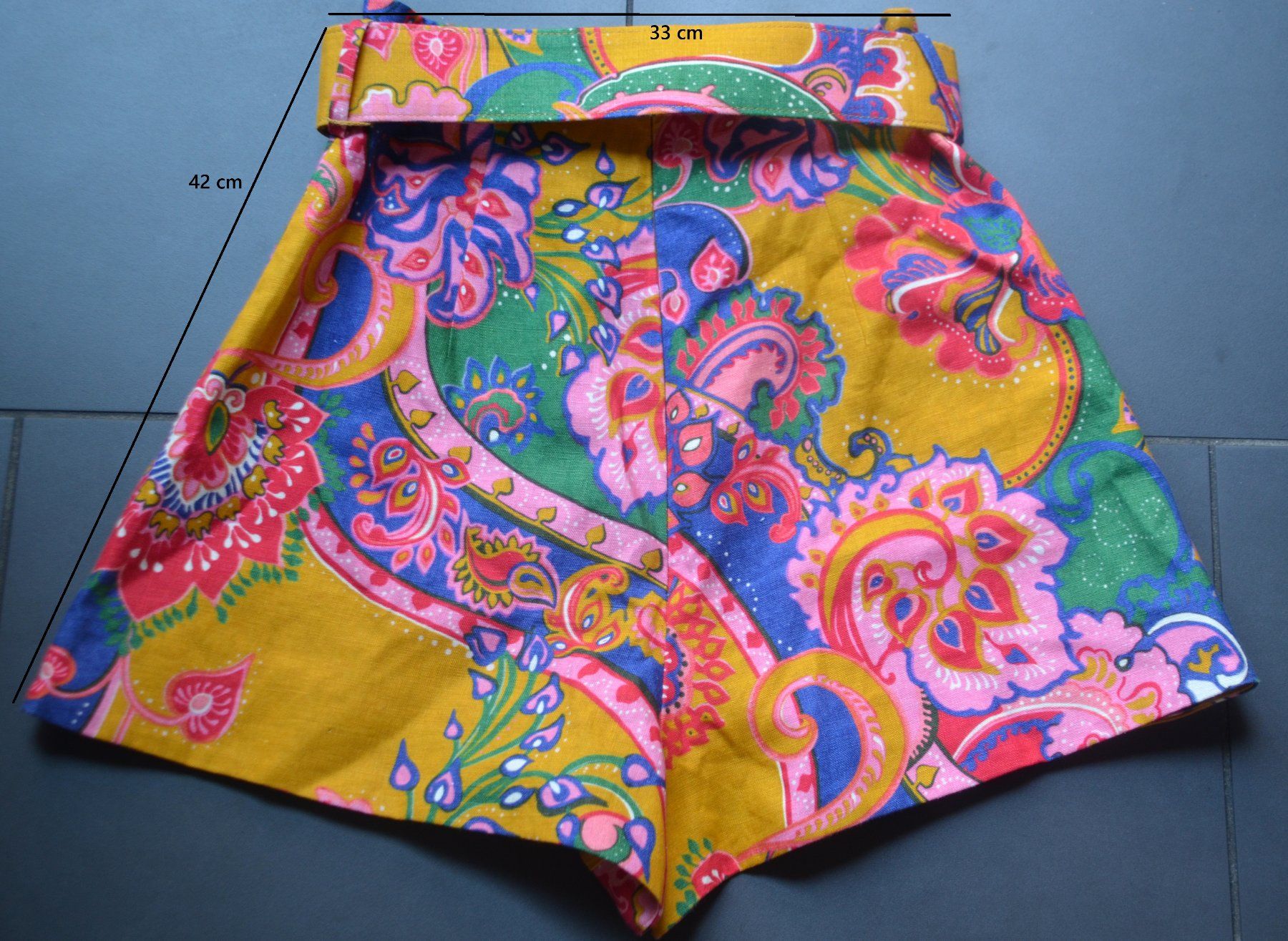 Zimmermann Hosen: Zimmermann Shorts S – Gebraucht aus Collonges von Auganien 3