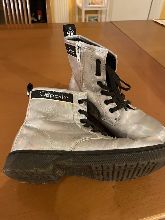 Scarpe per ragazze: Mädchen Stiefel Cupcake Silber Perlmutt 30 – Usato da Bergdietikon venduto da antovale 2