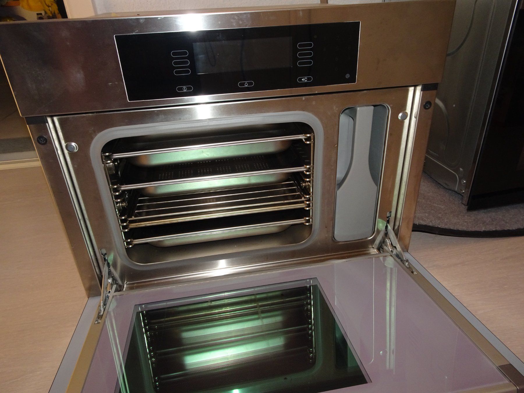 Miele Elettrodomestici da cucina: Miele Combi-Dampfgarer, 60 cm – Difettoso da Ebmatingen venduto da um70 1