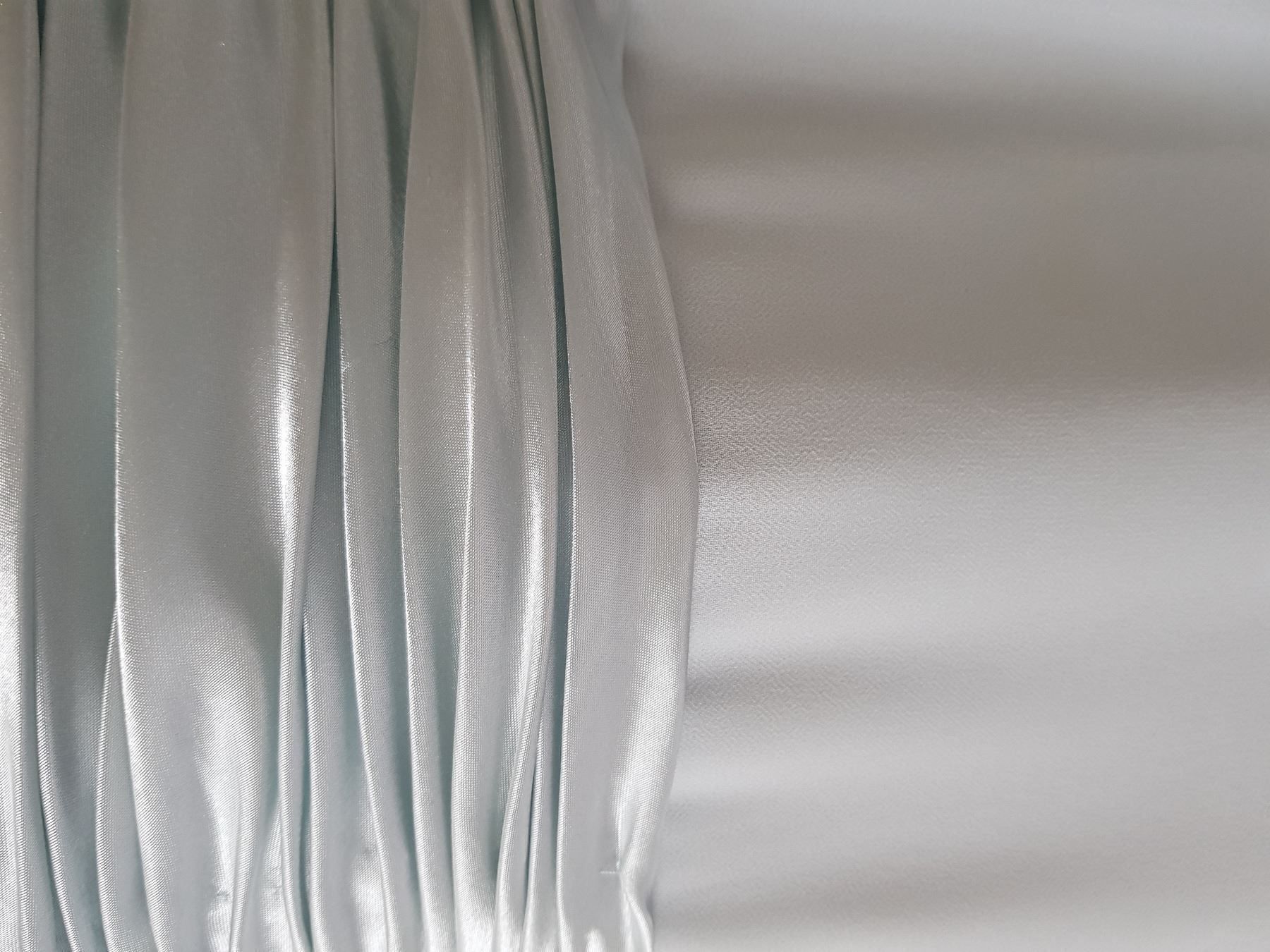 Kleider: Hochwertiges, hellblaues Abendkleid, Grösse 40 – Gebraucht aus Hägendorf von  4