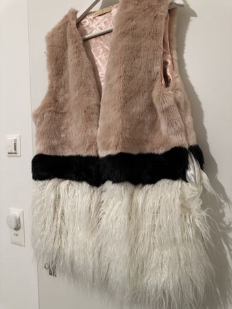 Kuschelige Kunstfellweste Grösse M, rosé/schwarz/weiss