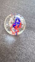 Glas Briefbeschwerer / Paperweight – Rot-Blau – Vintage 