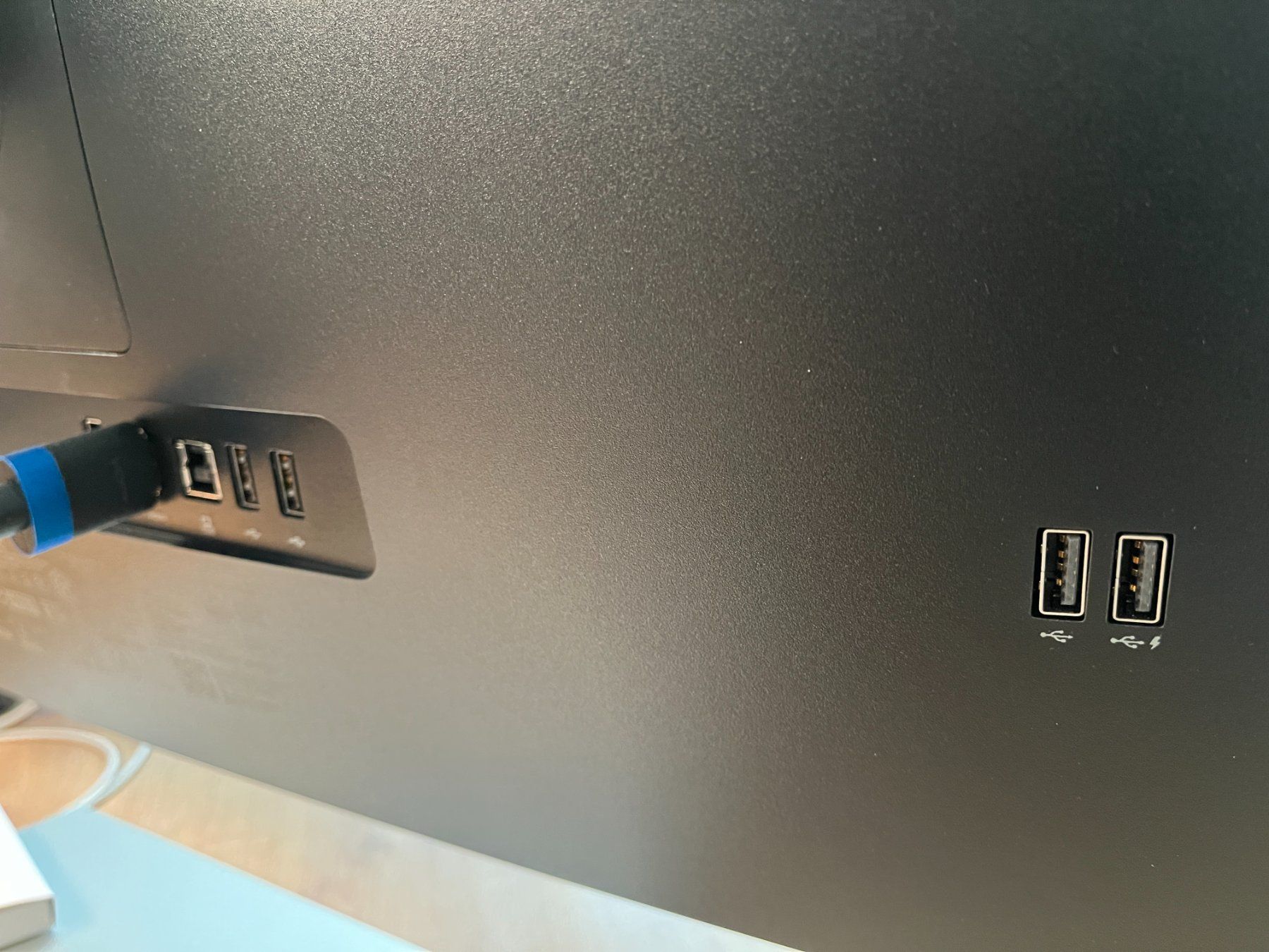 Hewlett Packard Monitor: HP E27 G5 Monitor – Usato da Naters venduto da Jem777 2