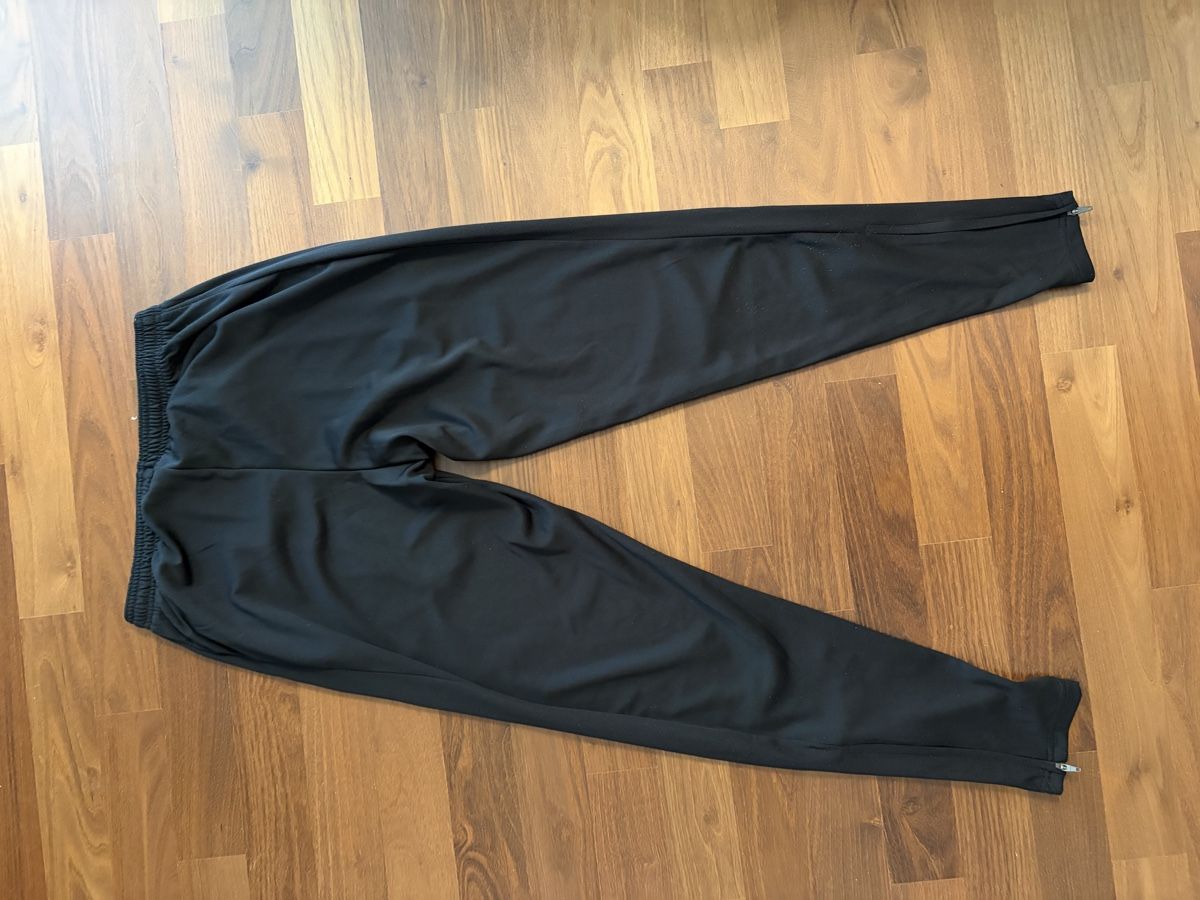 Pantaloni: Nike Trainingshose – Usato da Henau venduto da martina_1998 2