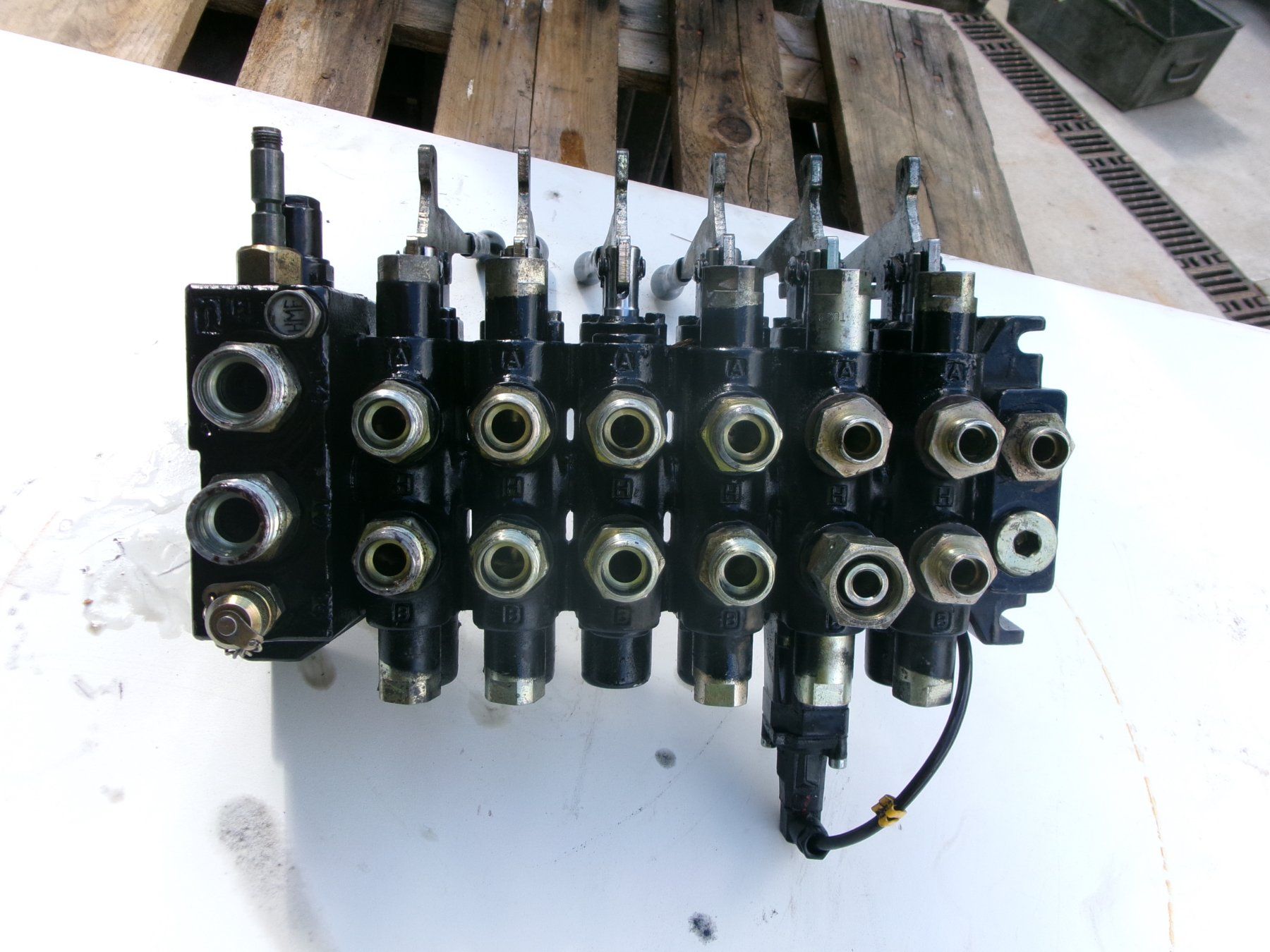 Altro per industria metallurgica: HMF - Kran - Hydraulik - Ventil - Steuerblock – Usato da Eschenbach SG venduto da GM-29 2
