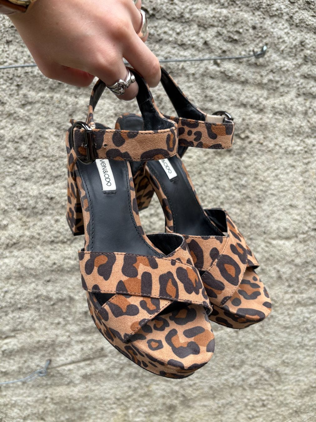 Scarpe da donna: Leopardenmuster Sandaletten mit Riemchenverschluss /even&odd – Usato da Wittnau venduto da cel_j8w9