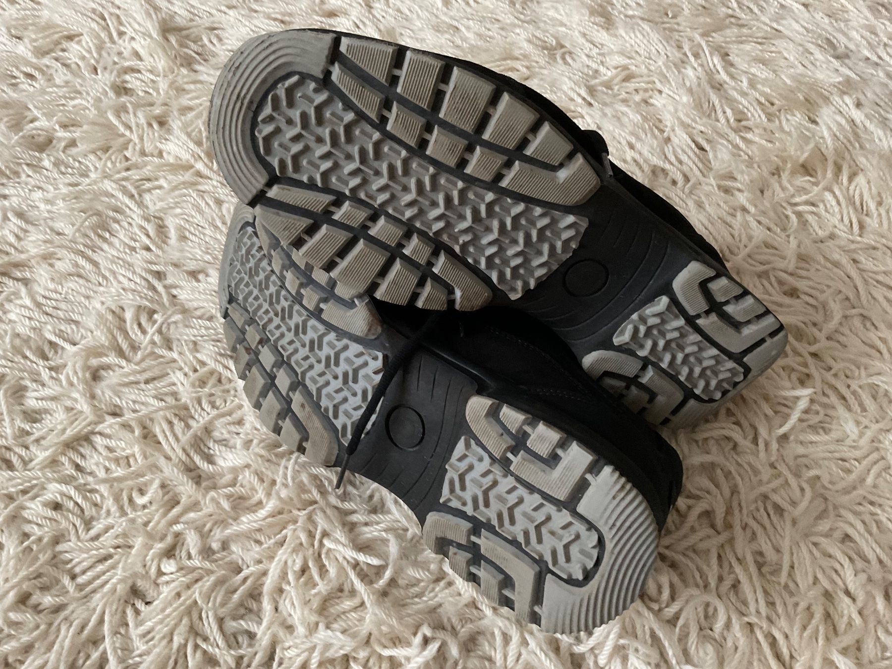 Stuco Scarpe da uomo: Stuco  Arbeitsschuhe mit Zehenschutz Gr.43 – Usato da Weiningen ZH venduto da moon-55 4