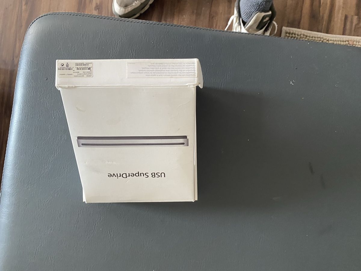 CD: Apple USB SuperDrive CD DVD Brenner guter Zustand – Usato da Oberentfelden venduto da mei_t772