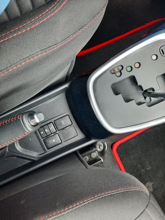 Toyota Automobili: Toyota Yaris 1.33 mit erst 28100 Kilometer – Usato da Gossau SG venduto da Kalaluma 4