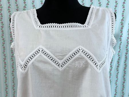 Nachthemd antik XXL mit Zickzack-Front VINTAGE 1900/1910