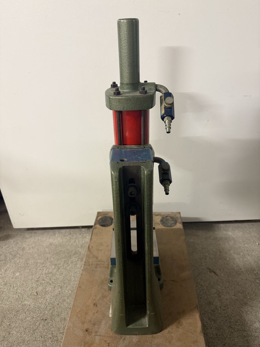 Tutte le macchine: Presse pneumatisch – Usato da Sirnach venduto da S54Power 5