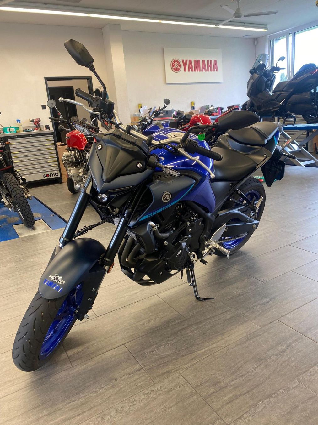 Yamaha Strada: Yamaha MT-03 2023 – Usato da Zürich venduto da Barroo2 4