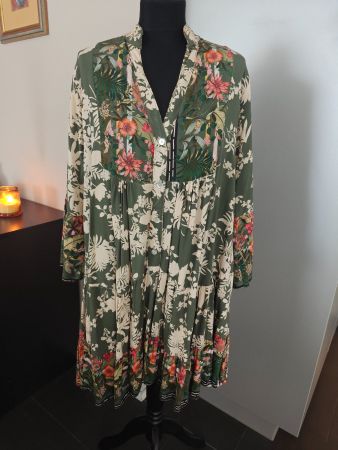 Sommerliches Midikleid mit Blumenmuster, Einheitsgrösse