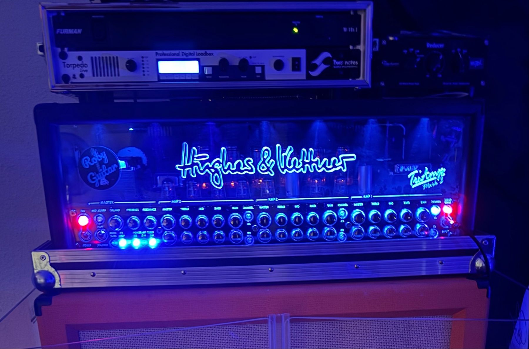 Hughes & Kettner Verstärker: Hughes & Kettner Triamp MK3 with case – Gebraucht aus La Sarraz von rra_d9r5