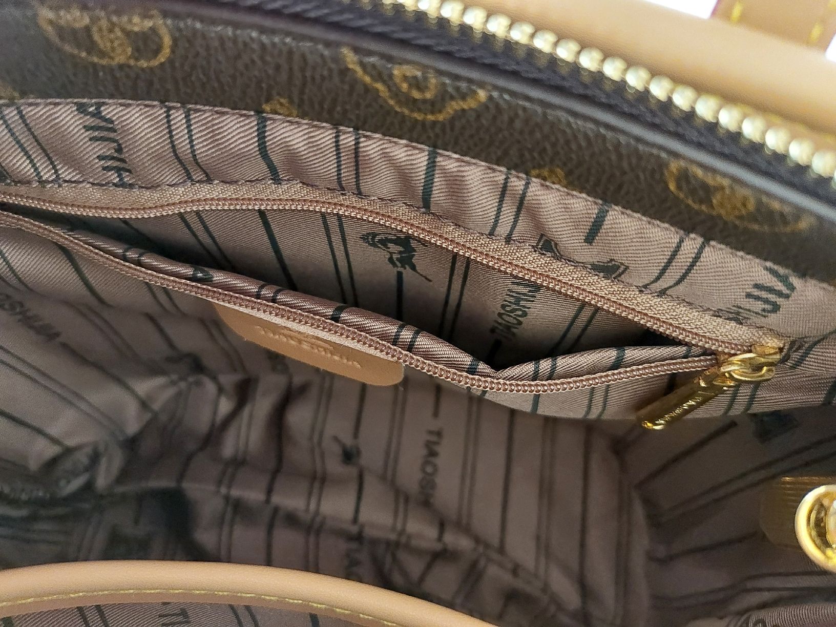 Borse da donna: NEUE Trend Tasche - Umhängetasche – Nuovo e nell'imballaggio originale da Balsthal venduto da Trendline55 5