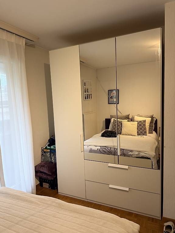 Armoires: Armoire très bien équipée – D'occasion à Ecublens VD par day_25tx 1