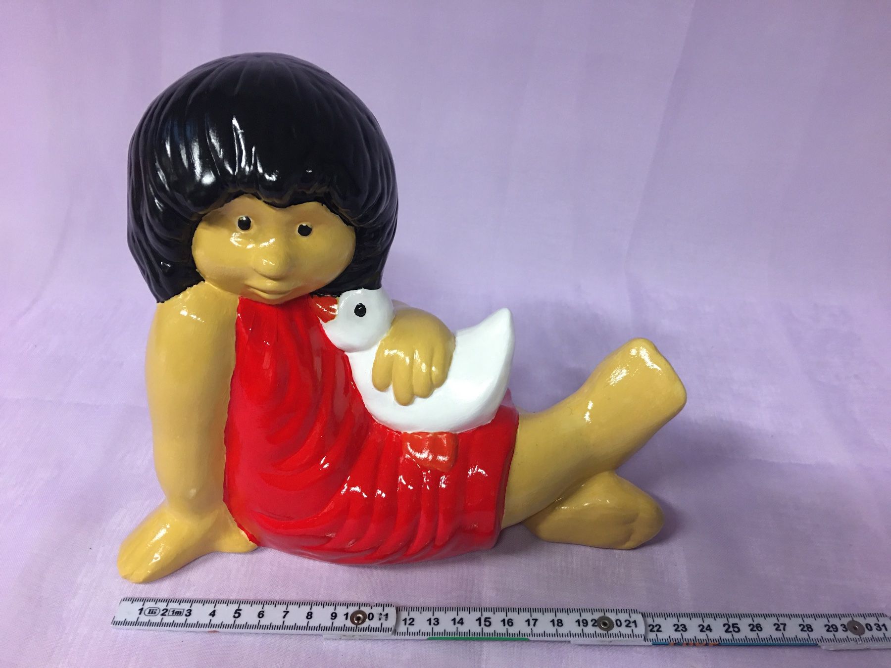 Figuren: 2 bunte Keramik Kinderfiguren Deko Figuren . – Neu (gemäss Beschreibung) aus Olten von ELHANDEL 6