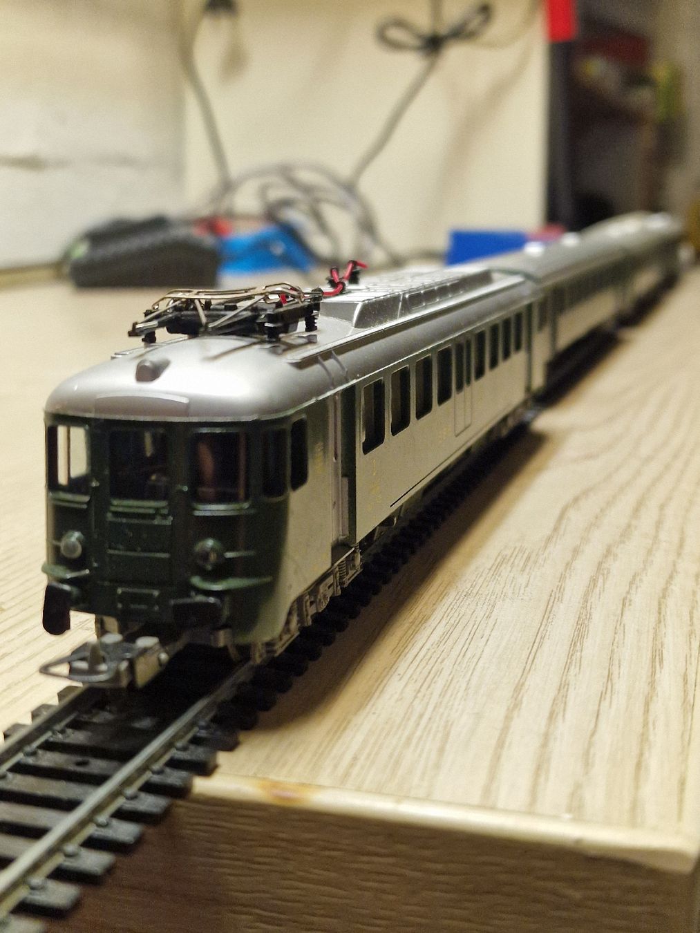 Lima Modellini di ferrovie: LIMA 1435 SBB RBe 4/4 Triebwagen mit wagons – Usato da Herzogenbuchsee venduto da ioa_zcm6