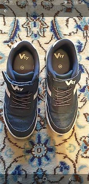 Schuhe für Jungen: Sneakers Gr. 38 atmungsaktiv  – Gebraucht aus Gamprin von man_j9fr