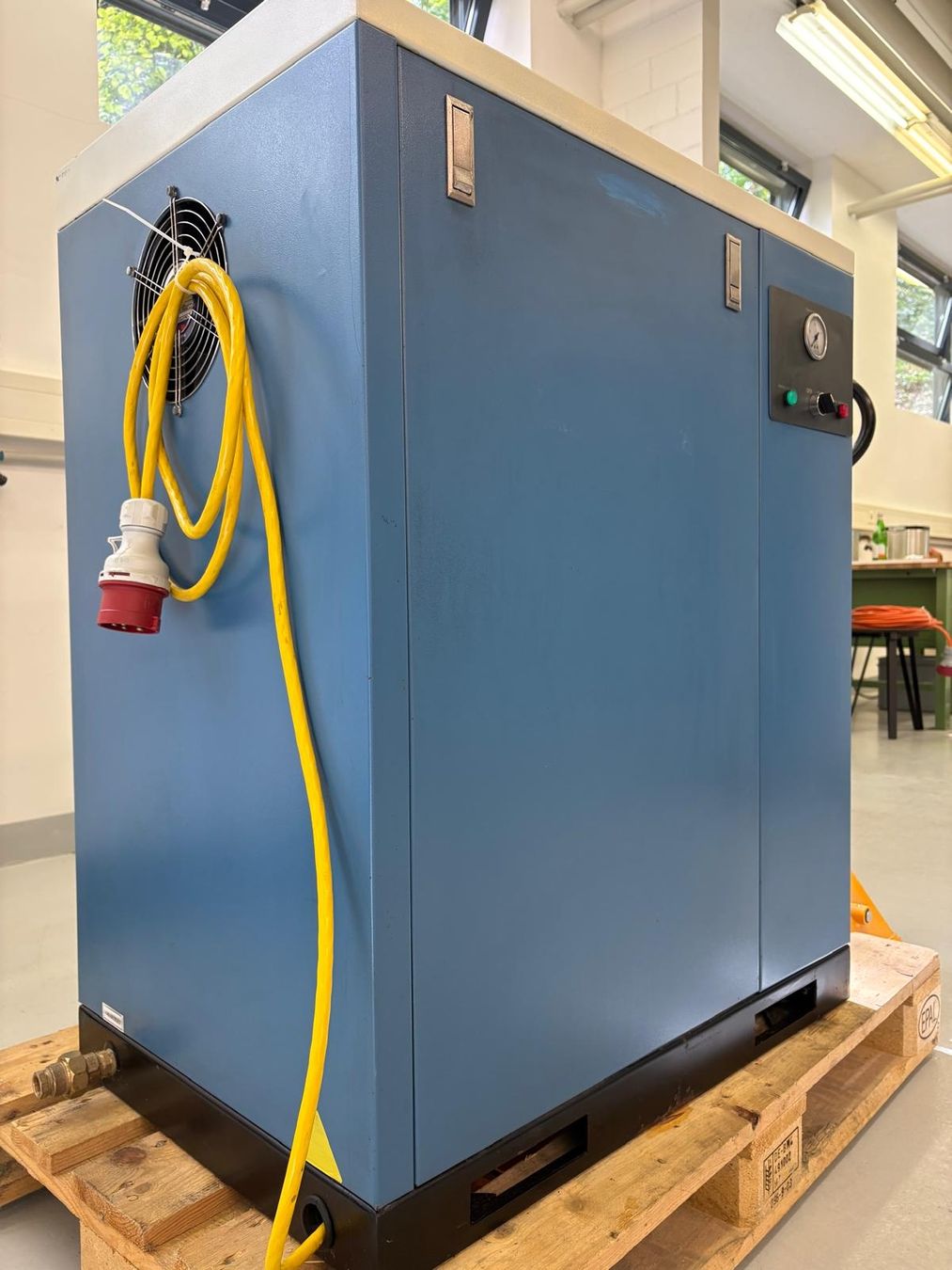 Compressori: Schallisolierter Luftdruckkompresor – Usato da Greifensee venduto da sonnenblume1981 1