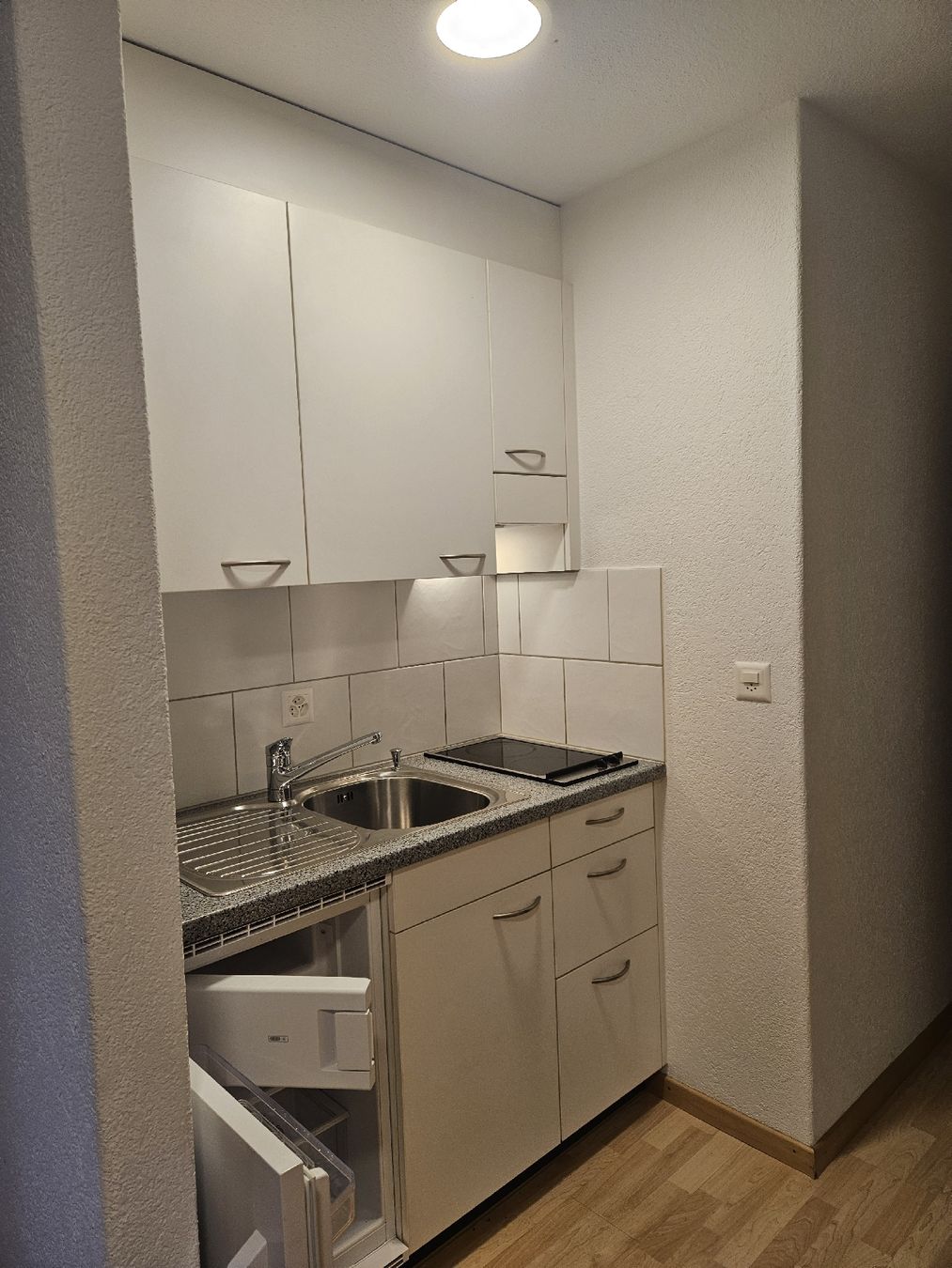 Cucine complete: Küche mit Geräten und Abfallsystem – Usato da Olten venduto da SCHATZTRUHE01 1