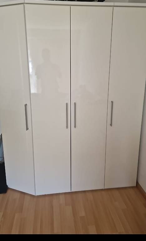 Armadi: Kleiderschrank Hochglanz Weiss – Usato da Sissach venduto da robin_united