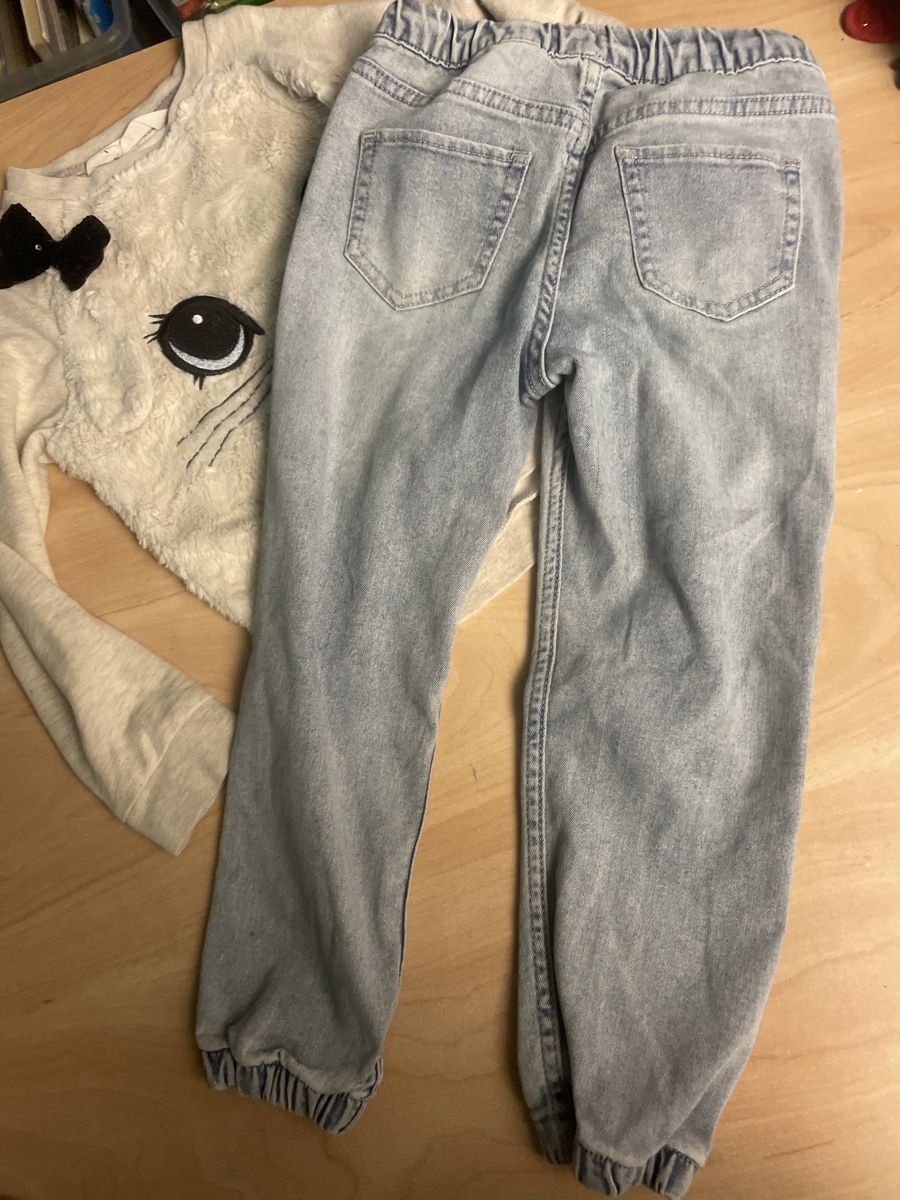 H&M Kleiderpakete & -sets: Süsses H&M Mädchen Set, Pullover mit Katze & Jeans,Gr.98/104 – Neu (gemäss Beschreibung) aus Obergerlafingen von cabo4 2