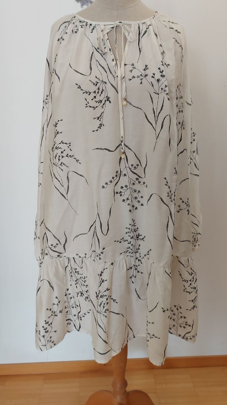 H&M Vestiti: Kleid, Ecru mit Blumen Print, Gr. L – Usato da Oberengstringen venduto da PaolaDe