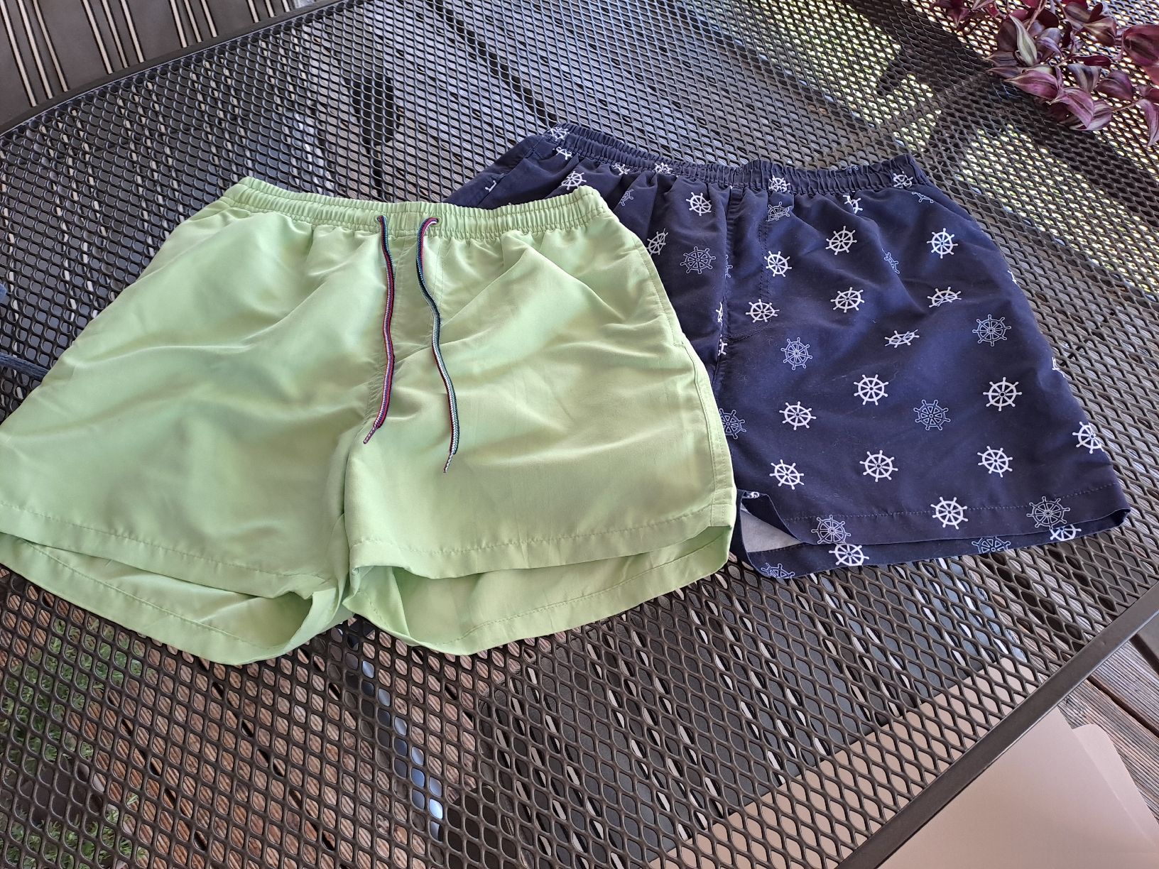 Lotti di vestiti: Bade Short S und M – Usato da Sirnach venduto da spilo01