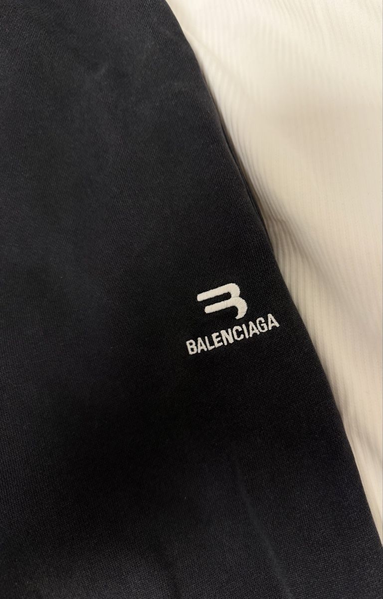 Balenciaga Pantaloni: Balenciaga Jogger – Usato da Würenlos venduto da sain11 1