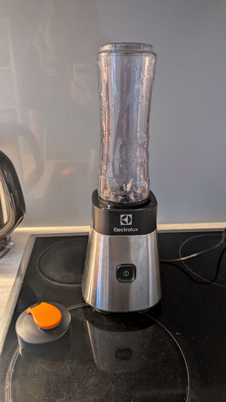 Electrolux Küchengeräte: Electrolux Blender with Travel Cup Good Condition – Neu (gemäss Beschreibung) aus Roveredo GR von JessK.Store 1