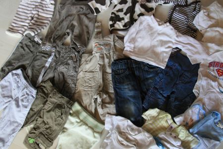 Baby Kleiderpaket Jacken Hosen Shirts Body Gr. 62/  28 Teile