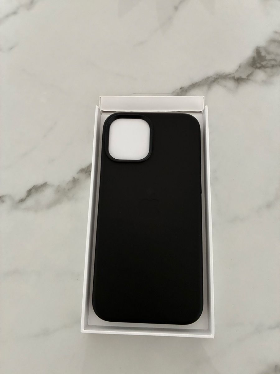 Apple Cover & Protezioni schermo: Coque en cuir véritable Apple iPhone 12 Pro Max noire – Nuovo e nell'imballaggio originale da Nyon venduto da far_f89n 1