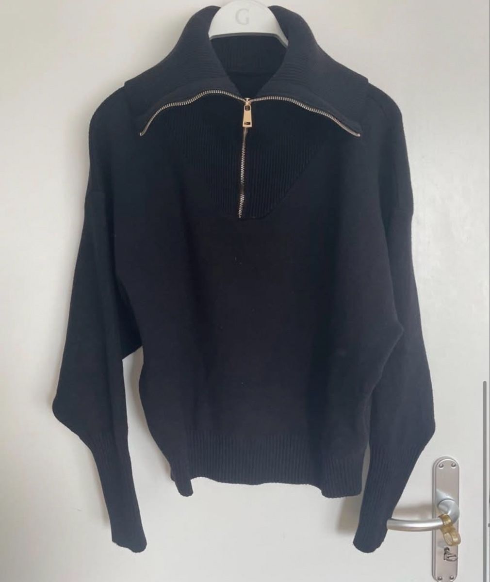 Pulls & Sweat-shirts: top size between s and m used black – D'occasion à Glattpark(Opfikon) par der_dh8z 2
