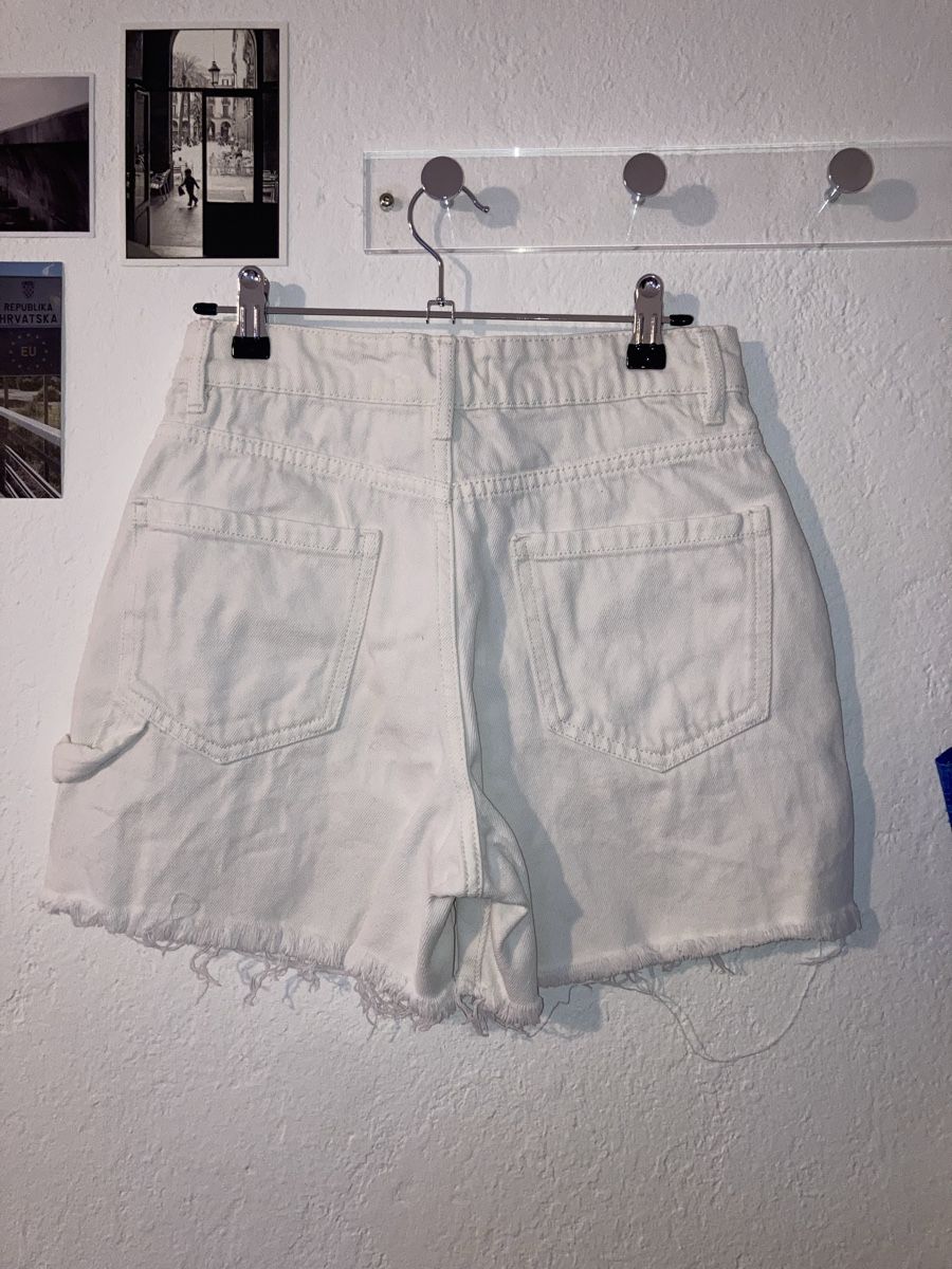 Stradivarius Pantaloni: Stradivarius Mom Short‘s – Nuovo (secondo la descrizione) da Bern venduto da marionheiniger 1